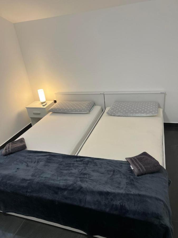 Apartment Vodice - Lovric מראה חיצוני תמונה